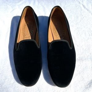 Stubbs & Wootton black velvet smoking slippers, gros grain trim, size 40.